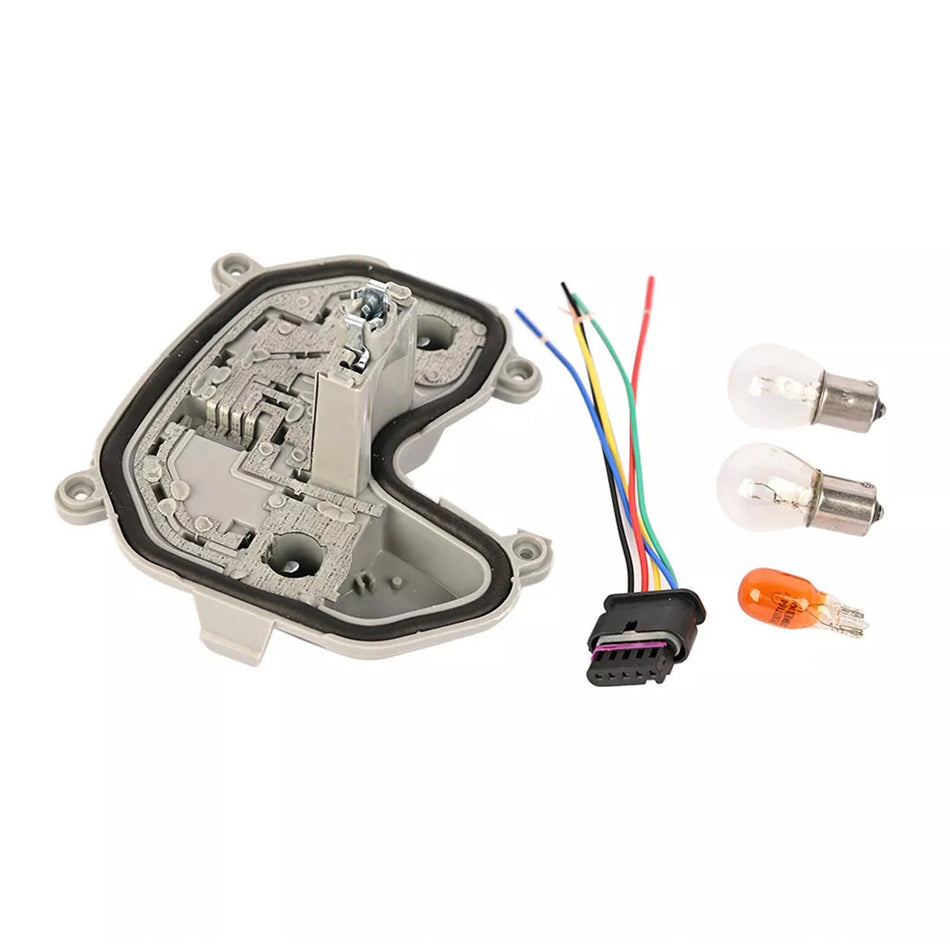 2015-2023 Jeep Renegade Rücklichthalterung hinten links und Steckerbirne 68270892AA