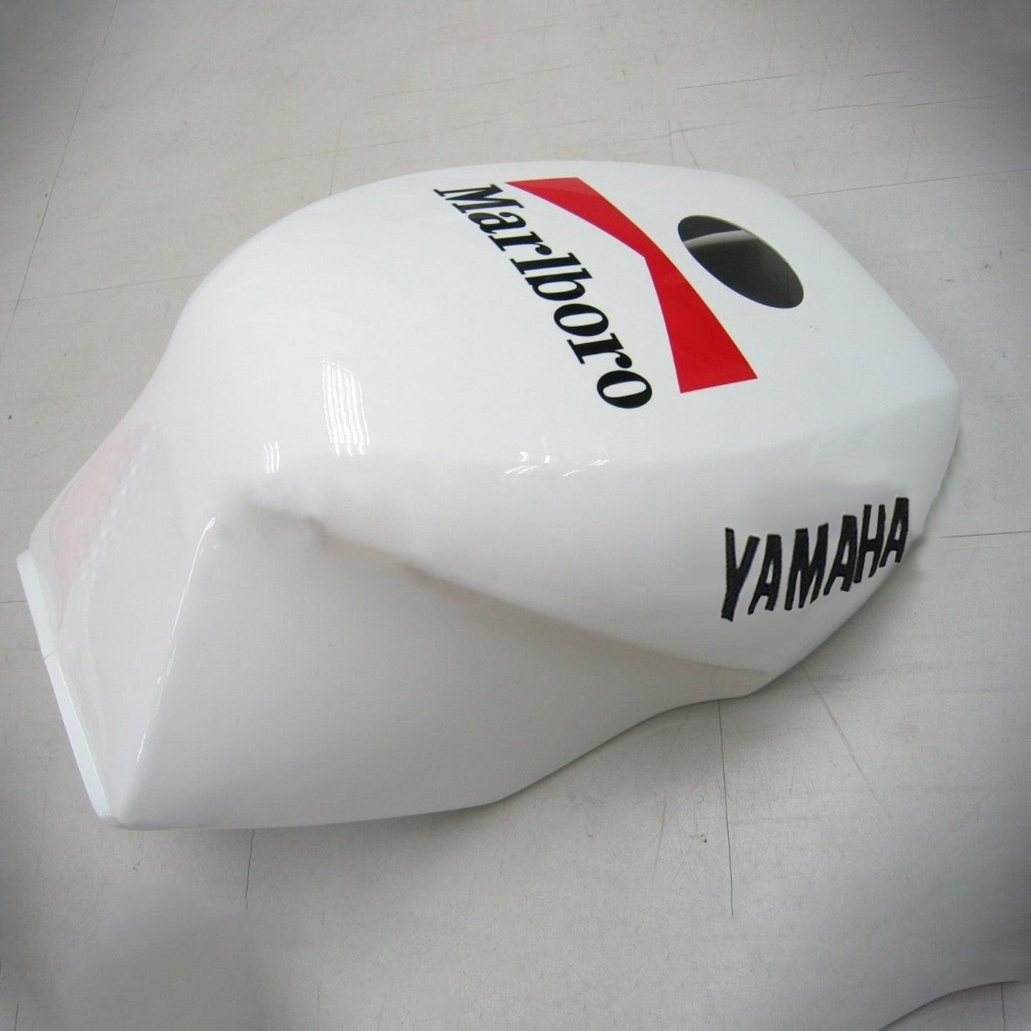 Amotopart Yamaha RZV500 / RD500 1985-1987 Rot mit wei?em Verkleidungskit