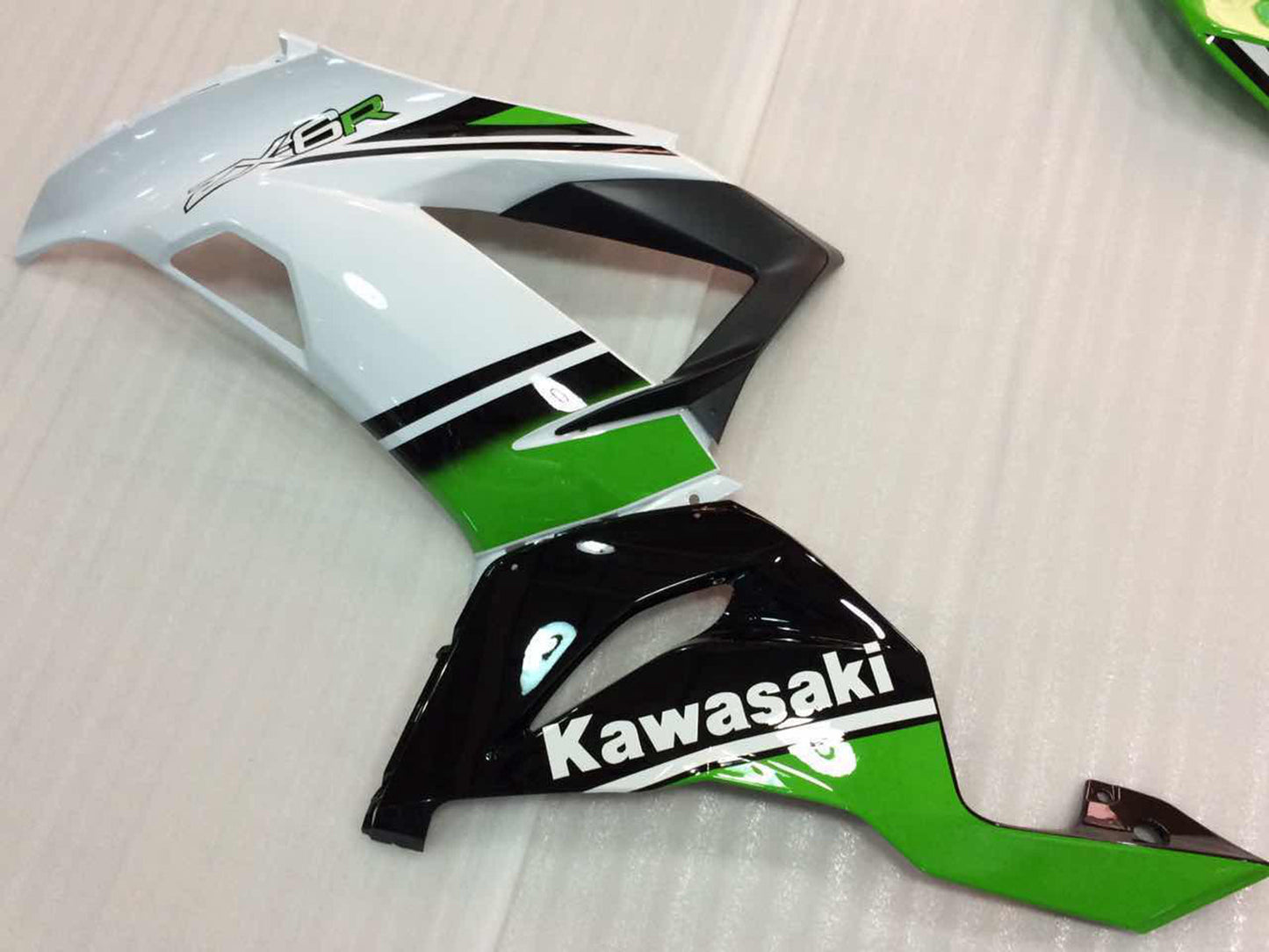 Conformités Amotopart 2013-2018 Plastique Kawasaki ZX6R 636 Vert Blanc Ninja Racing Generic