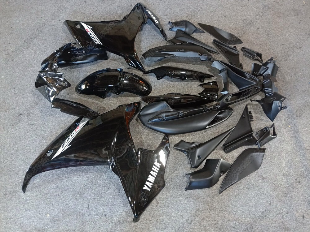 Amotopart 2009-2015 Yamaha FZ6R
Alle schwarzen Verkleidungskits