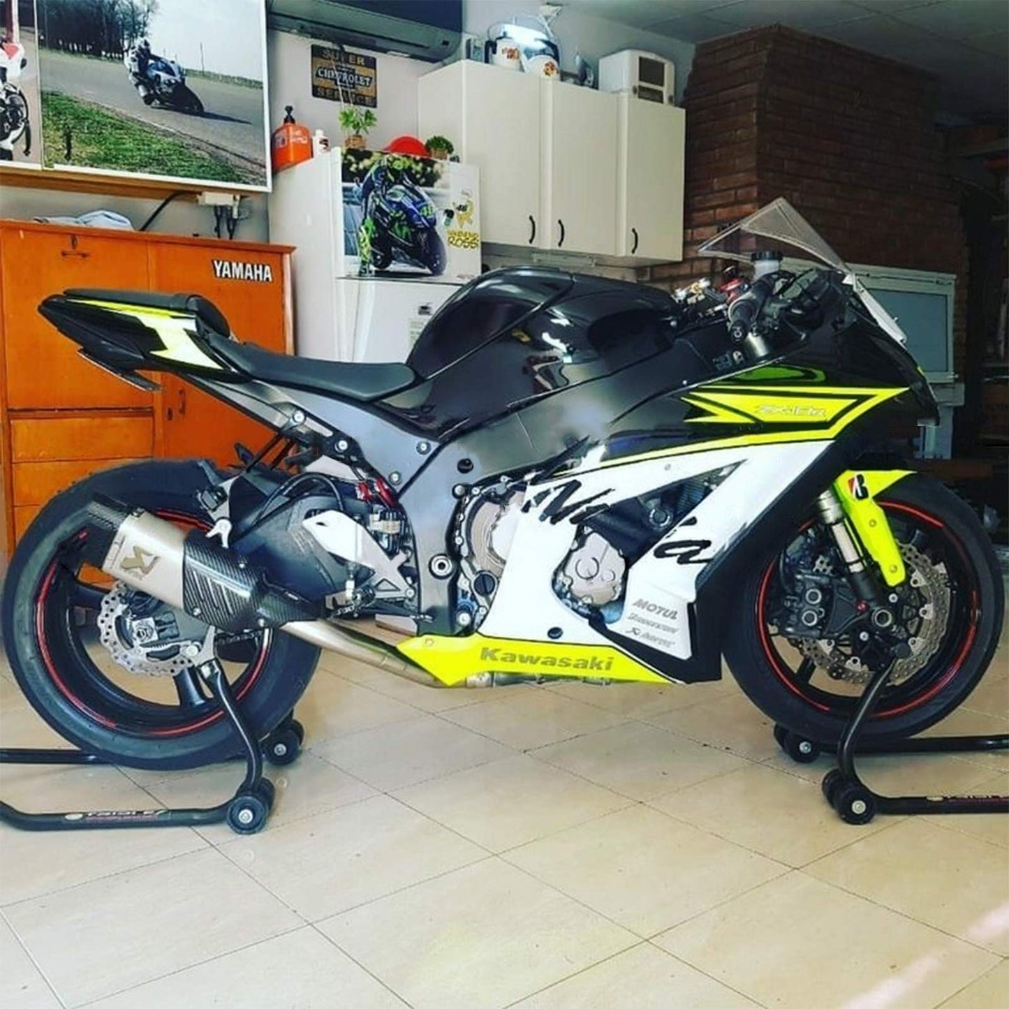 Amotopart Kawasaki ZX10R 2011-2015 Wei?es Verkleidungskit